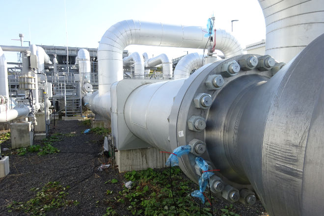 Schwingungen und Geräusche durch Druckpulsationen in Turbo- und Kolbenverdichteranlagen